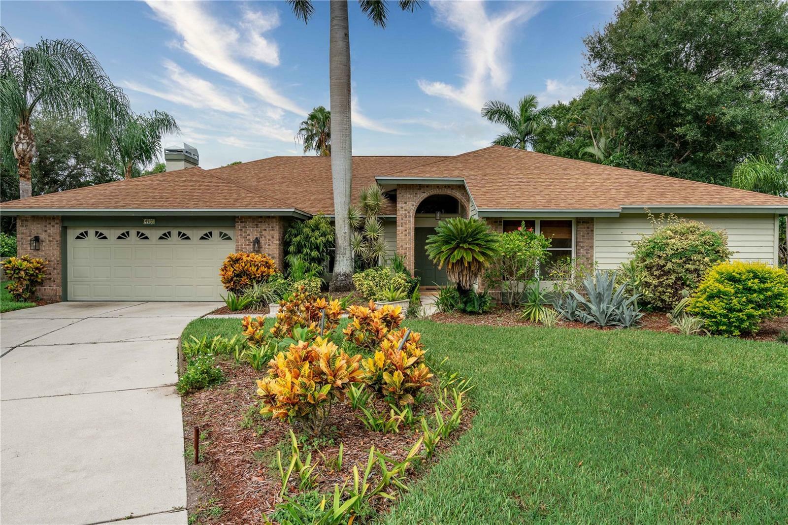 Property Photo:  4988 Fallcrest Circle  FL 34233 