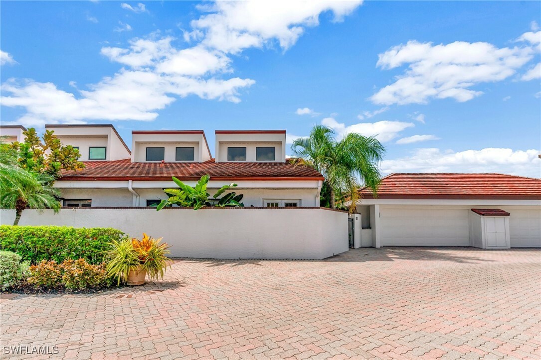 Property Photo:  5501 Harbour Castle Drive  FL 33907 