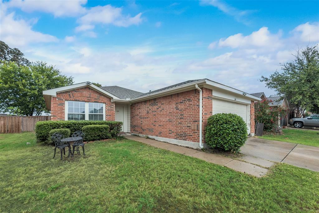 Property Photo:  809 Prairie Drive  TX 76227 