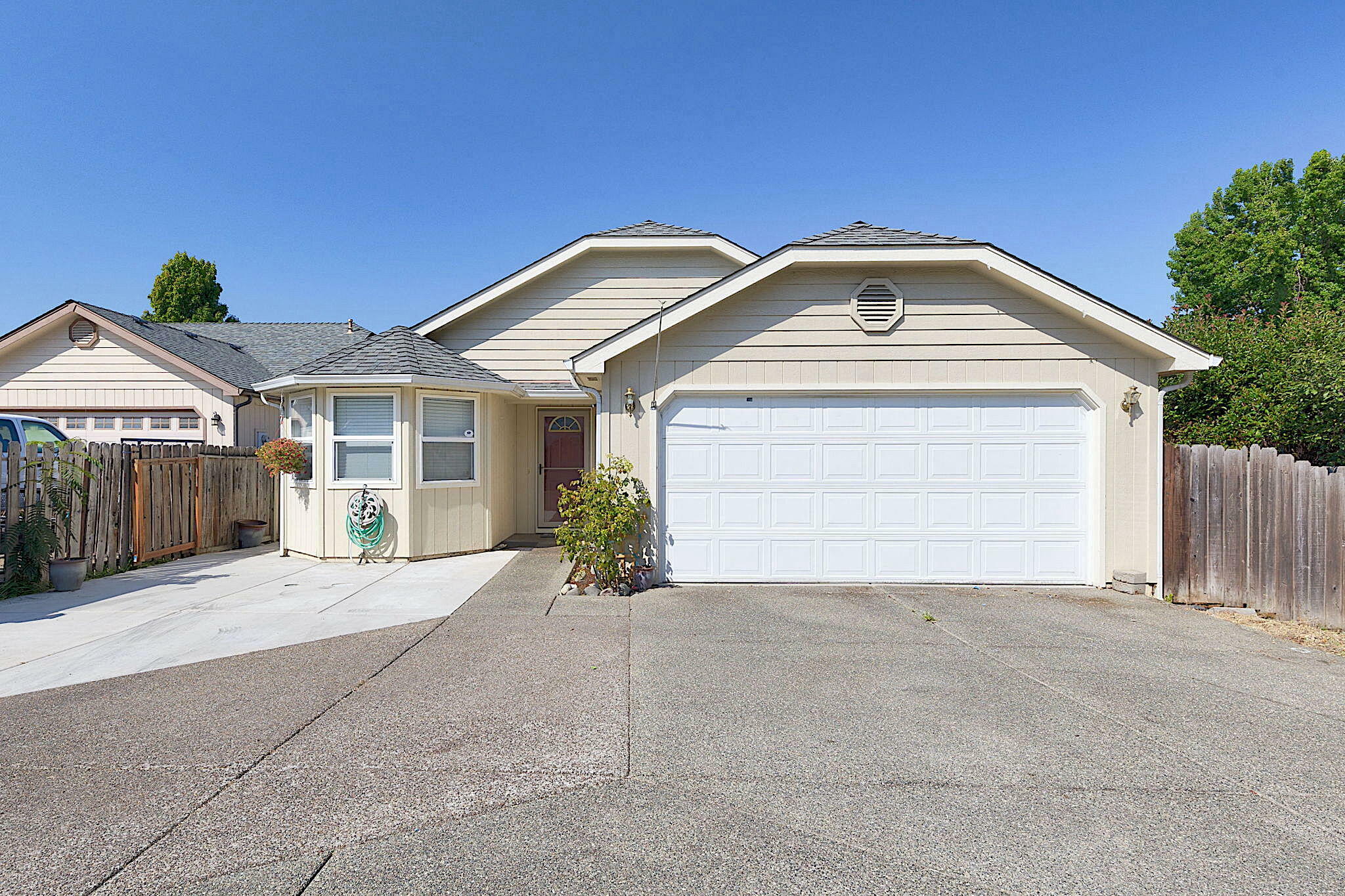 Property Photo:  144 Independence Drive  OR 97527 