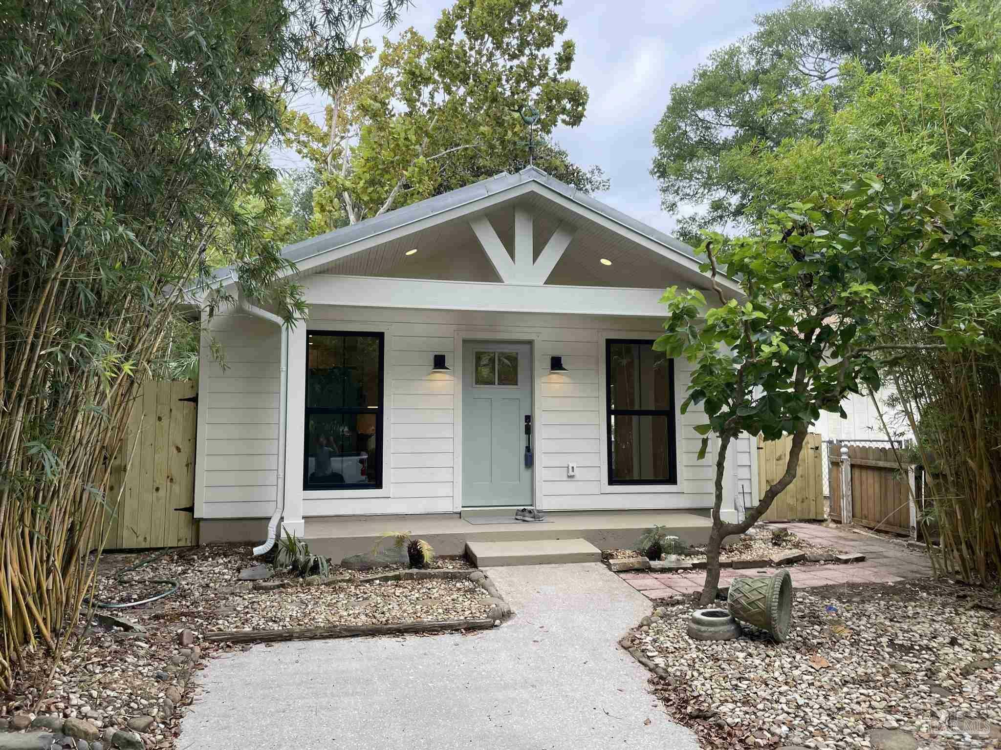 Property Photo:  227 N Barcelona St  FL 32502 