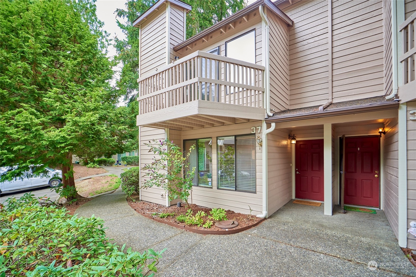 Property Photo:  1555 Union Avenue NE G-37  WA 98059 