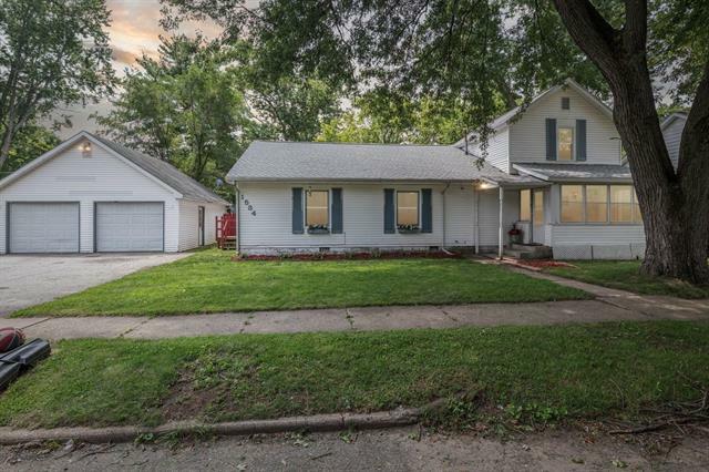 Property Photo:  1534 Maple Street  MI 49120 