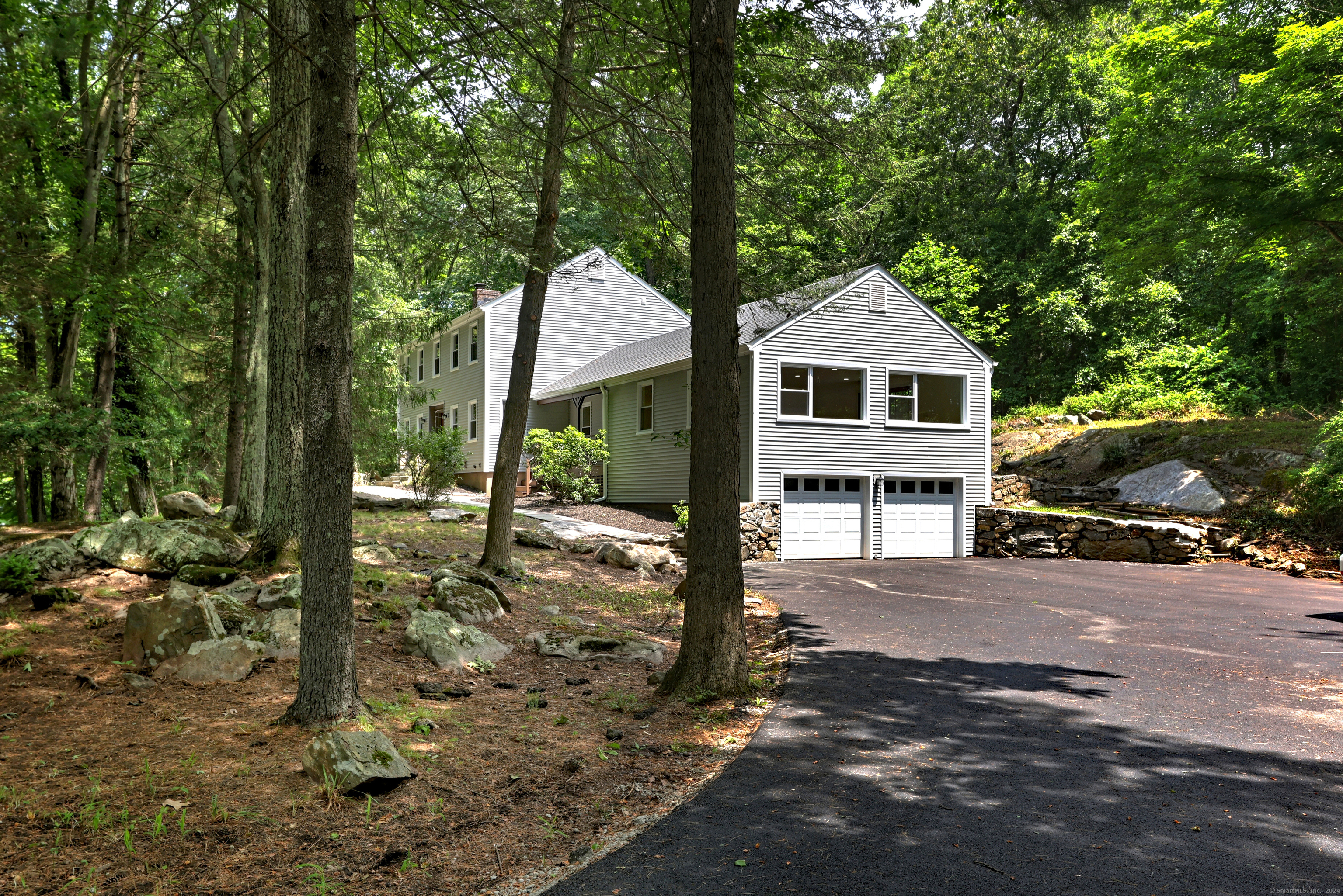 Property Photo:  20 Ravenwood Drive  CT 06883 