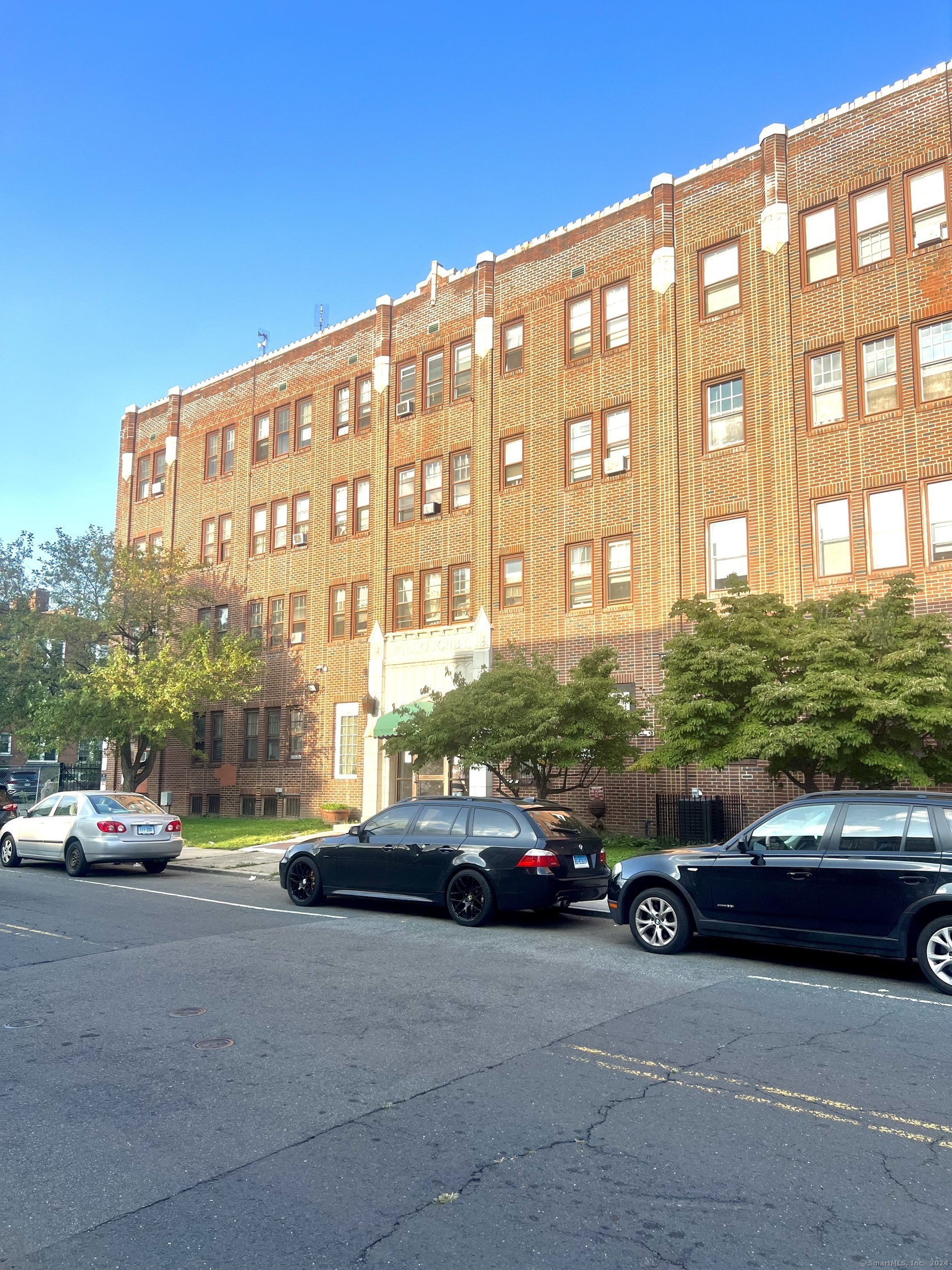 Property Photo: 330 Laurel Street 202 CT 06105