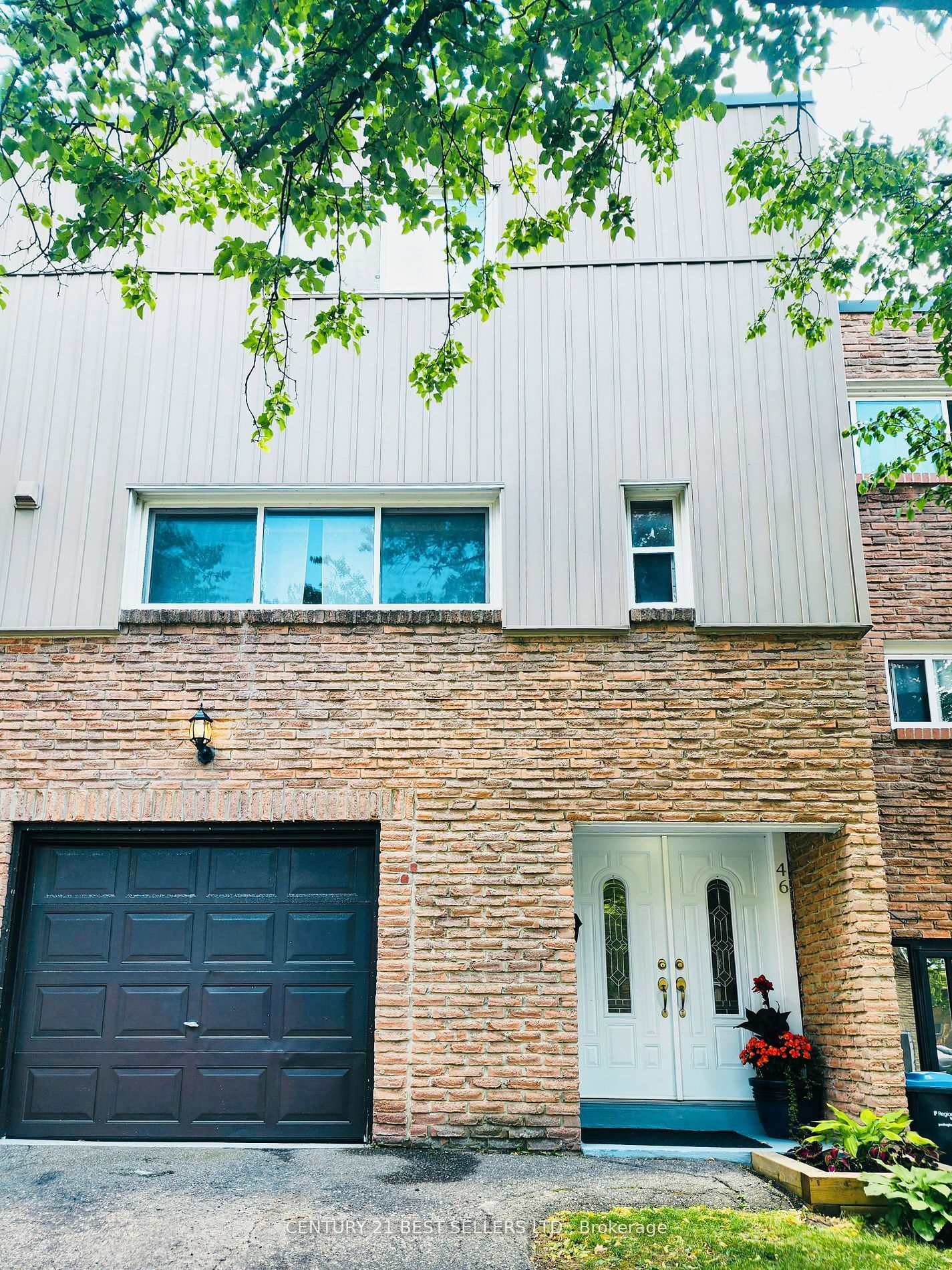 Property Photo:  400 Bloor St 46  ON L5A 3M8 