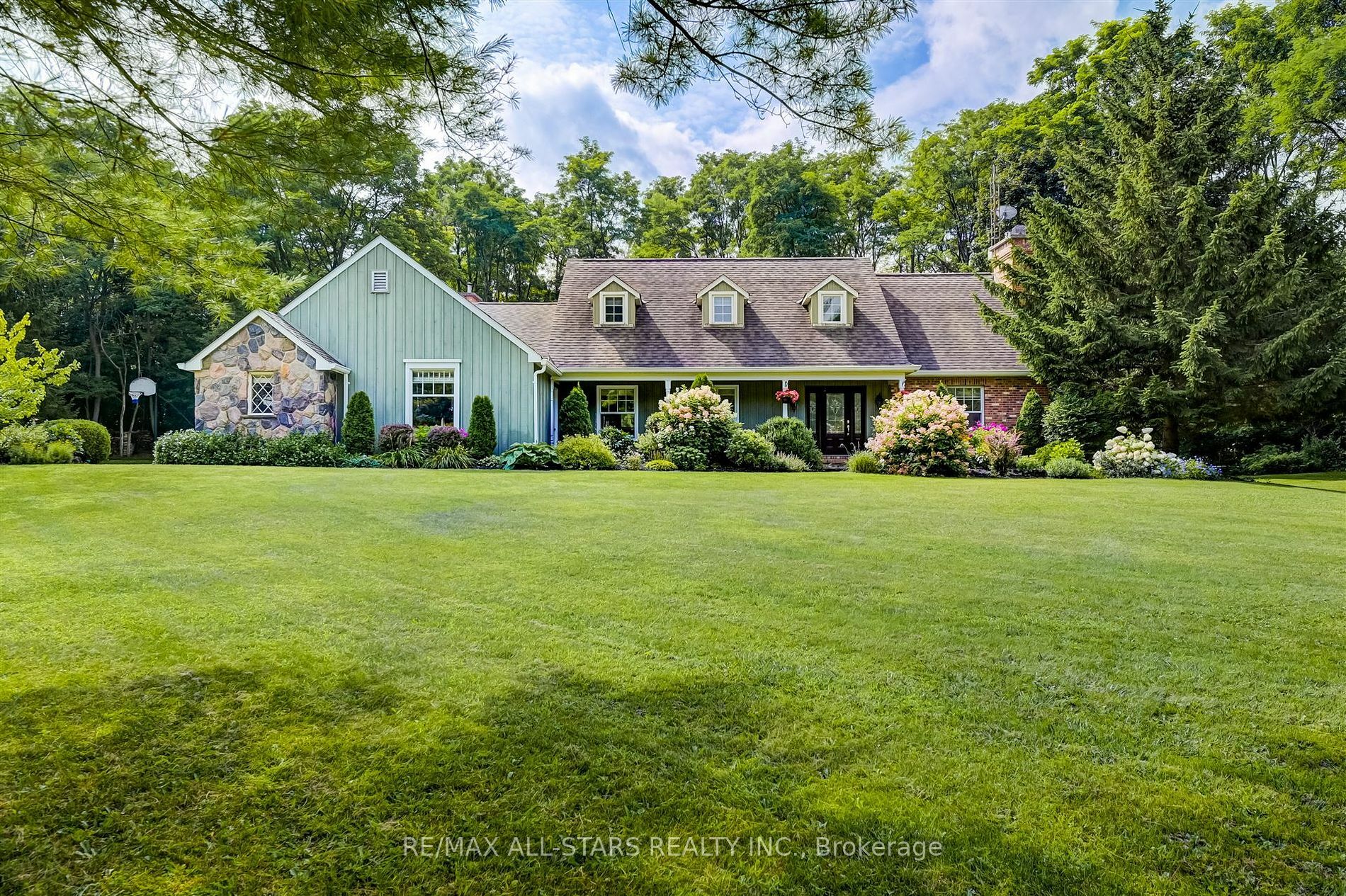 Photo de la propriété:  22 Bristol Sands Cres  ON L9P 0G1 