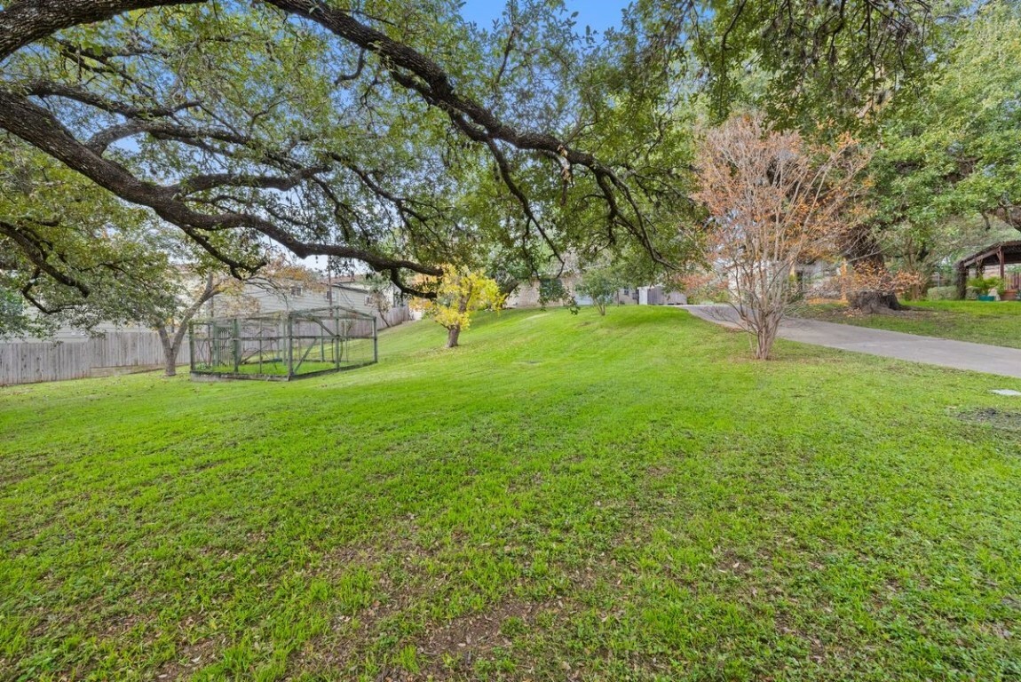 601 Sandringham Circle  Austin TX 78704 photo