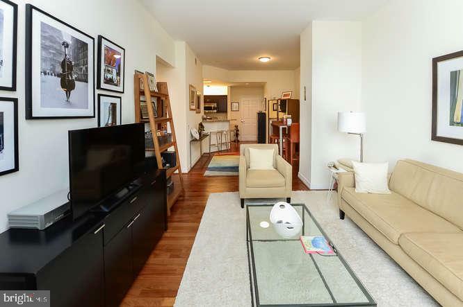 Property Photo:  1600 Arch Street 18 1407  PA 19103 