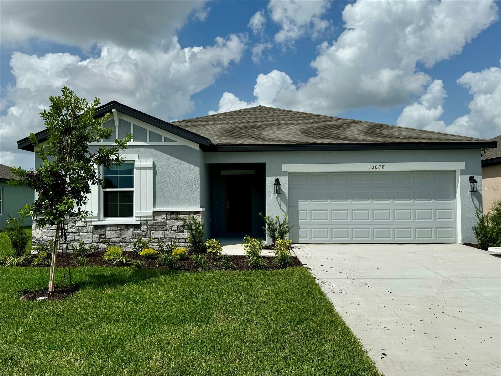 Property Photo:  10028 Last Light Glen  FL 34219 