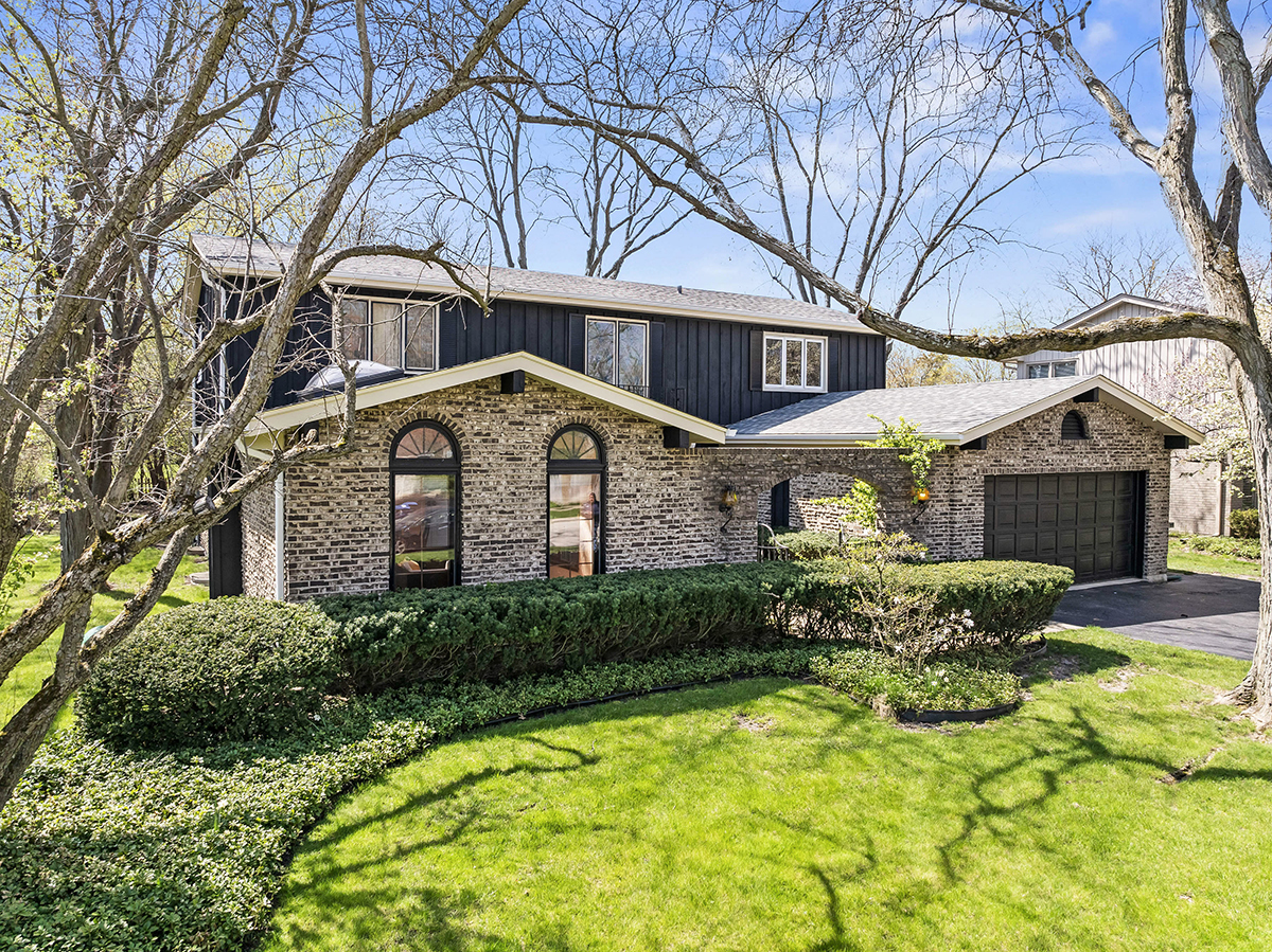 895 Mountain Drive  Deerfield IL 60015 photo