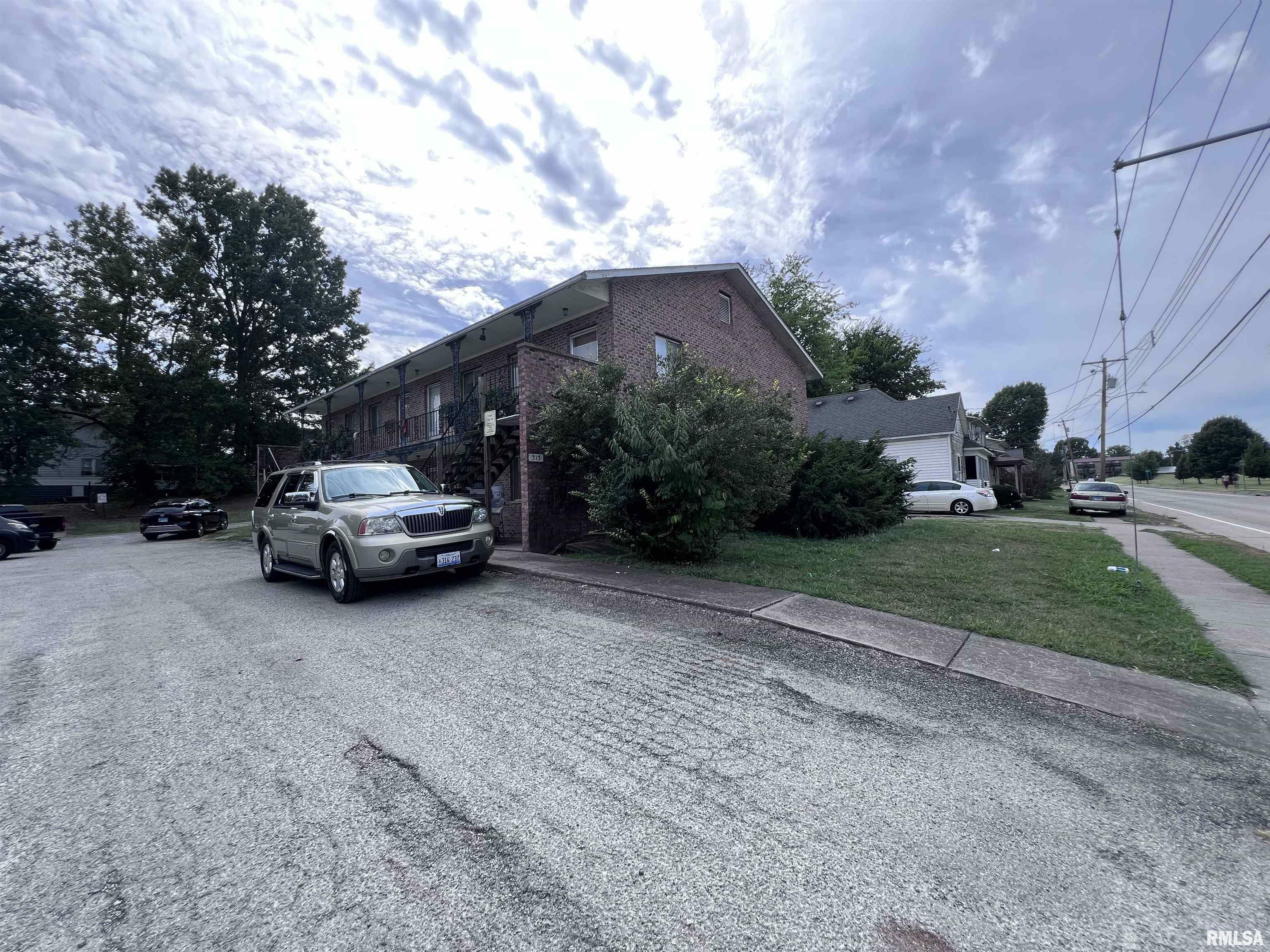Property Photo: 313 E Mill Street IL 62901