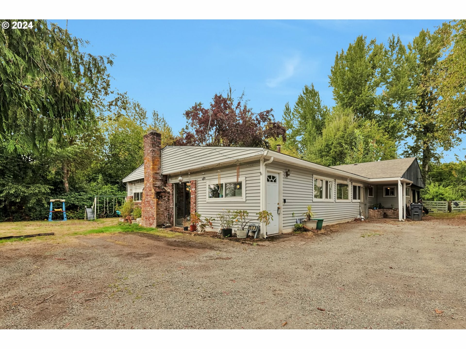 Property Photo: 1308 NE 10th St WA 98604