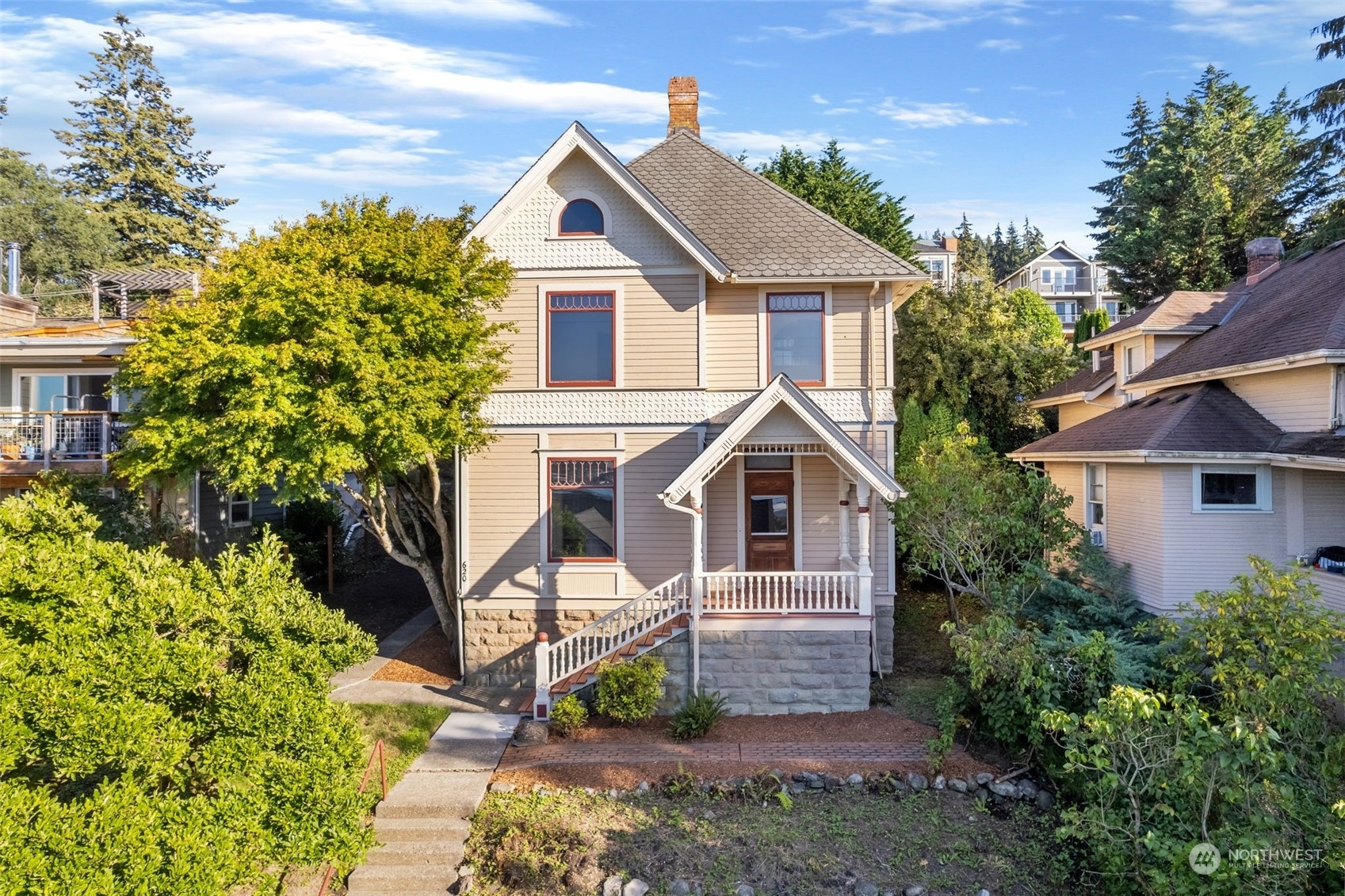 Property Photo:  620 N State St  WA 98225 