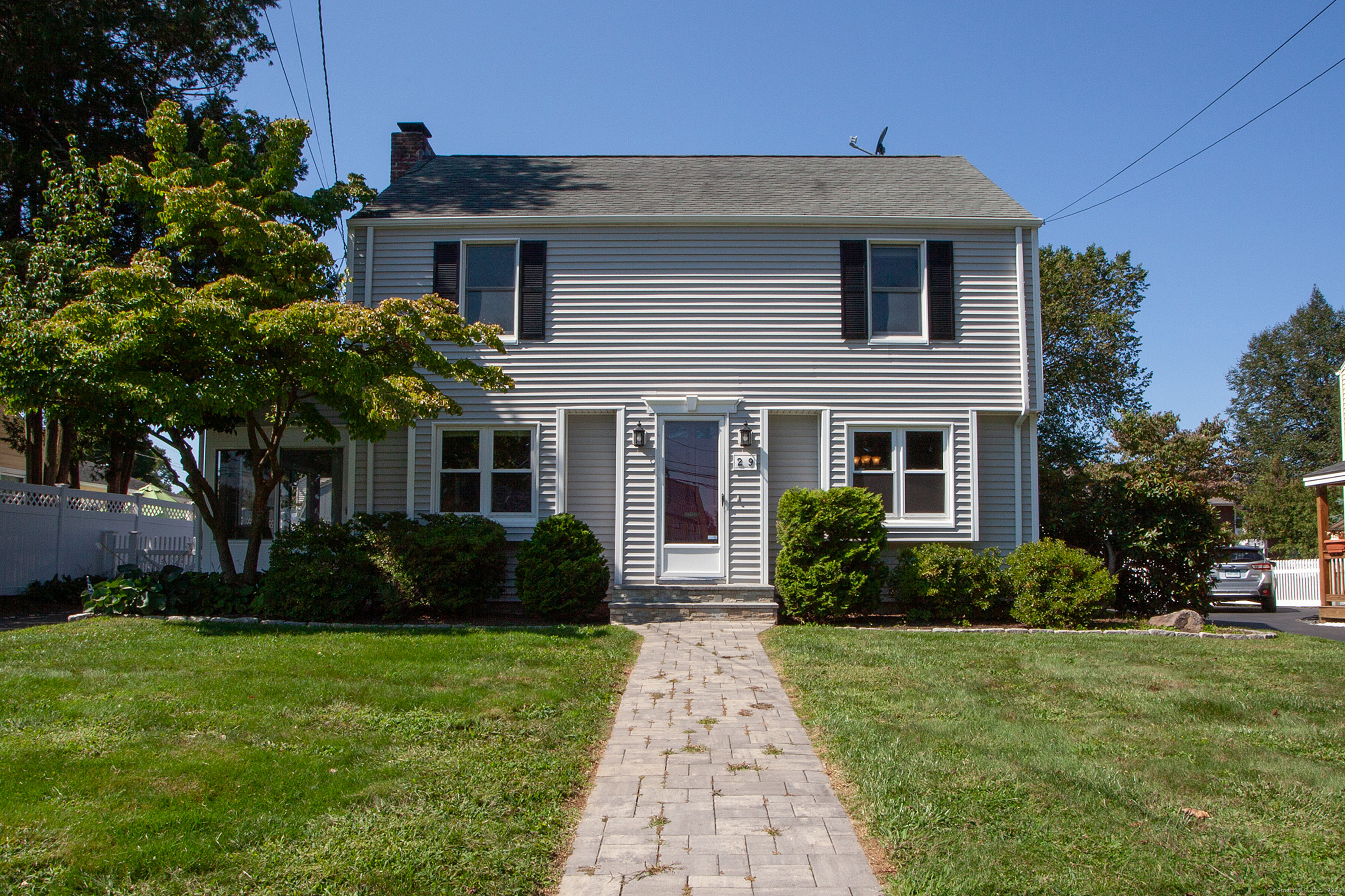 Property Photo:  29 Greenhurst Road  CT 06107 