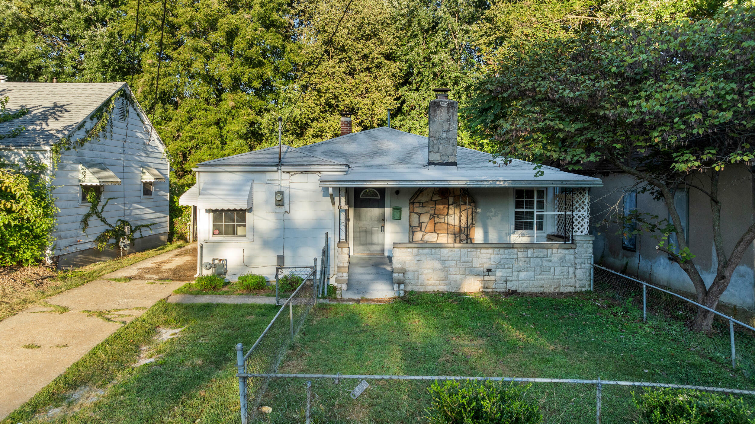 Property Photo:  1428 N Grant Avenue  MO 65802 