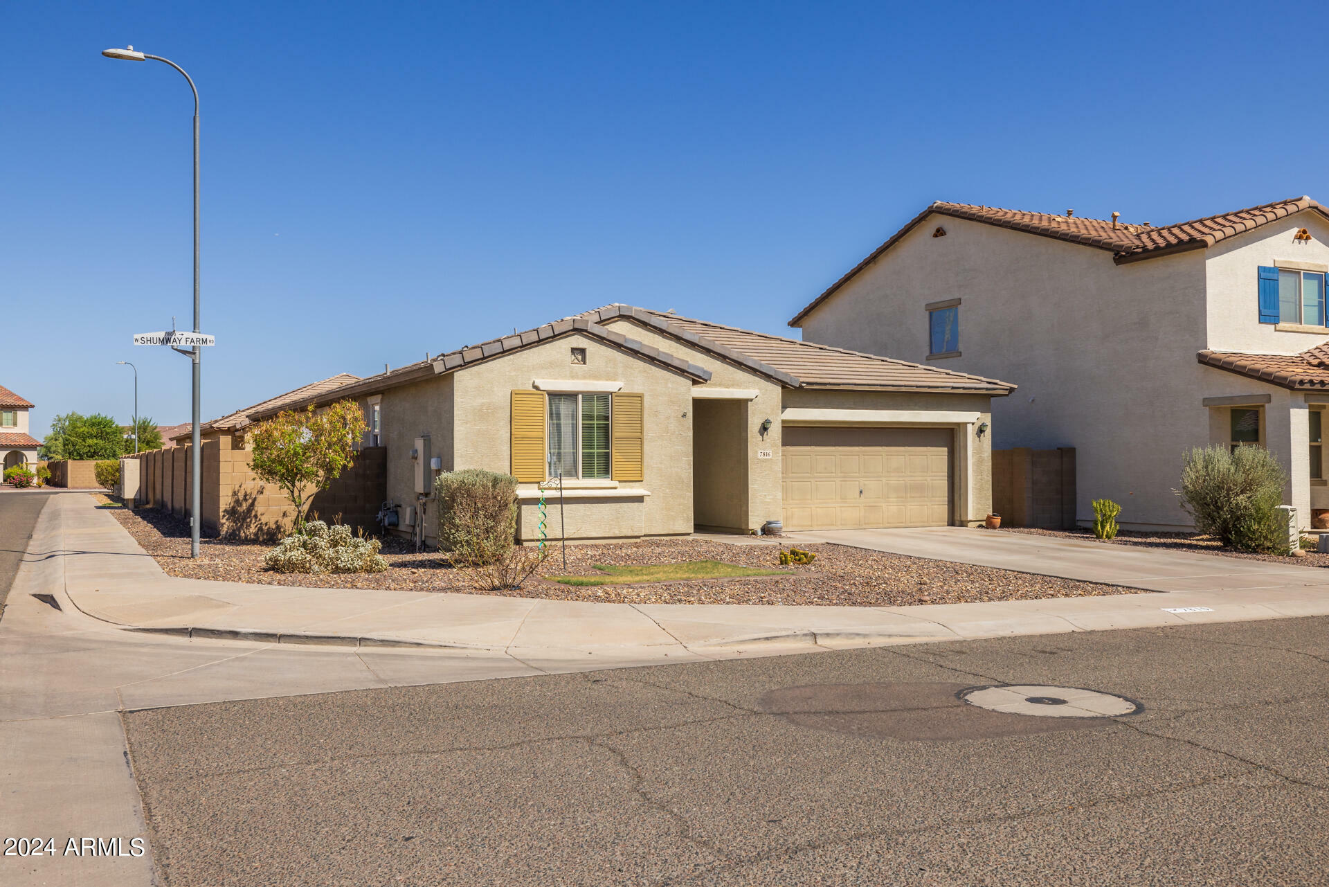 Property Photo:  7816 W Shumway Farm Road  AZ 85339 