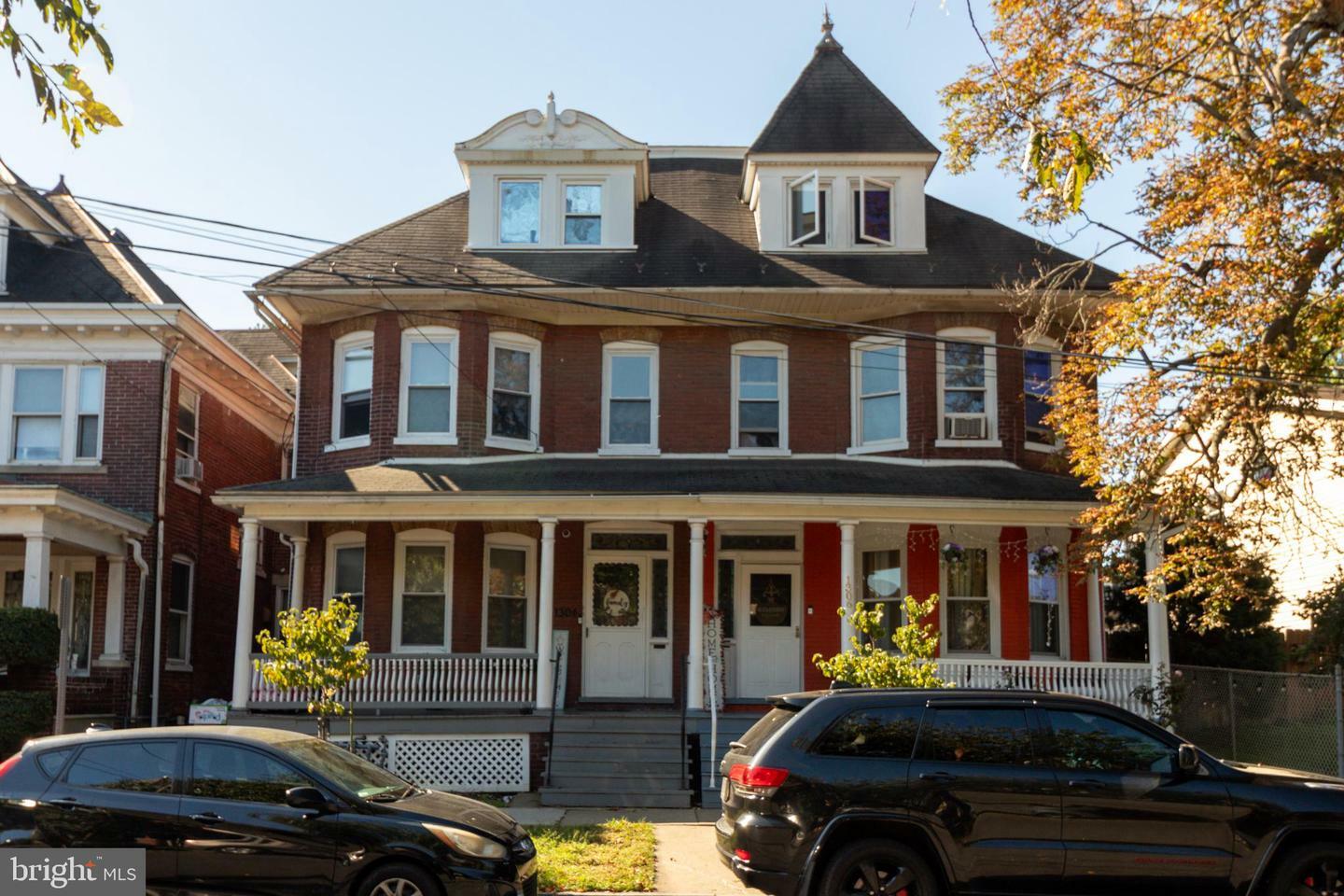 Property Photo:  1304 Washington Street  PA 18042 