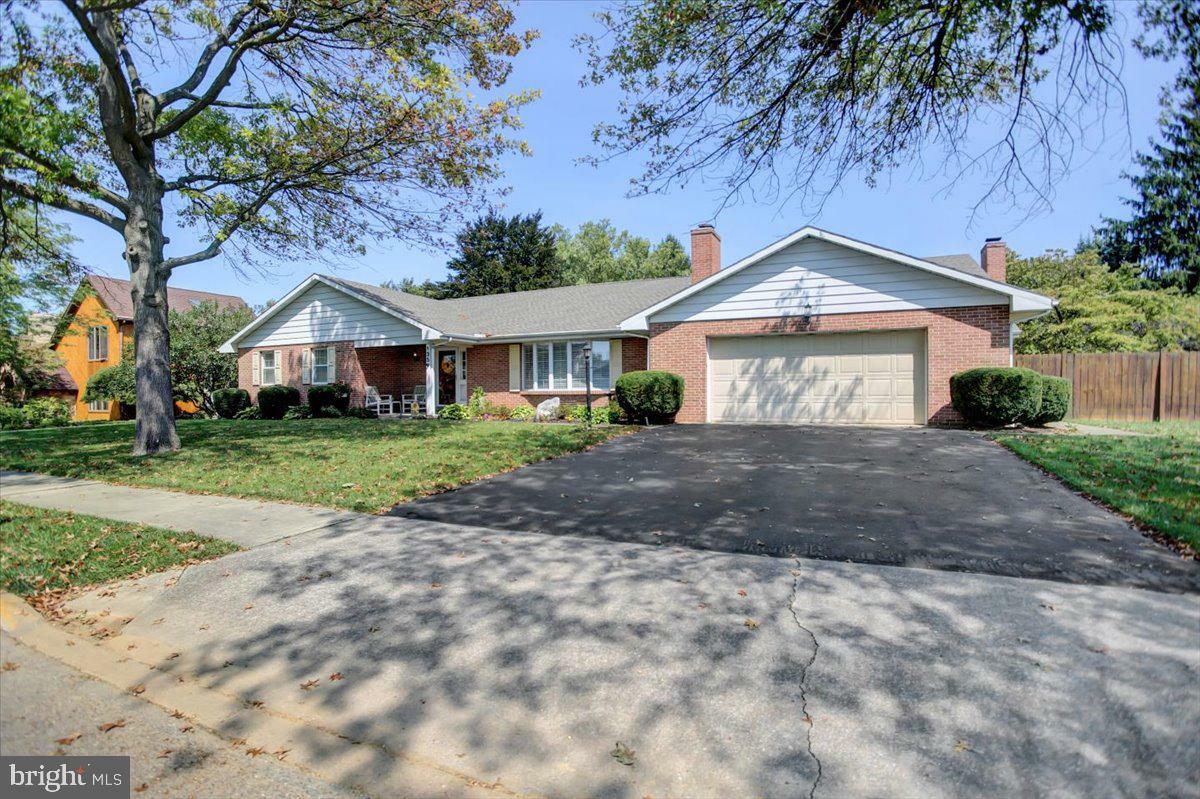 Property Photo:  135 Park Place W  PA 17257 