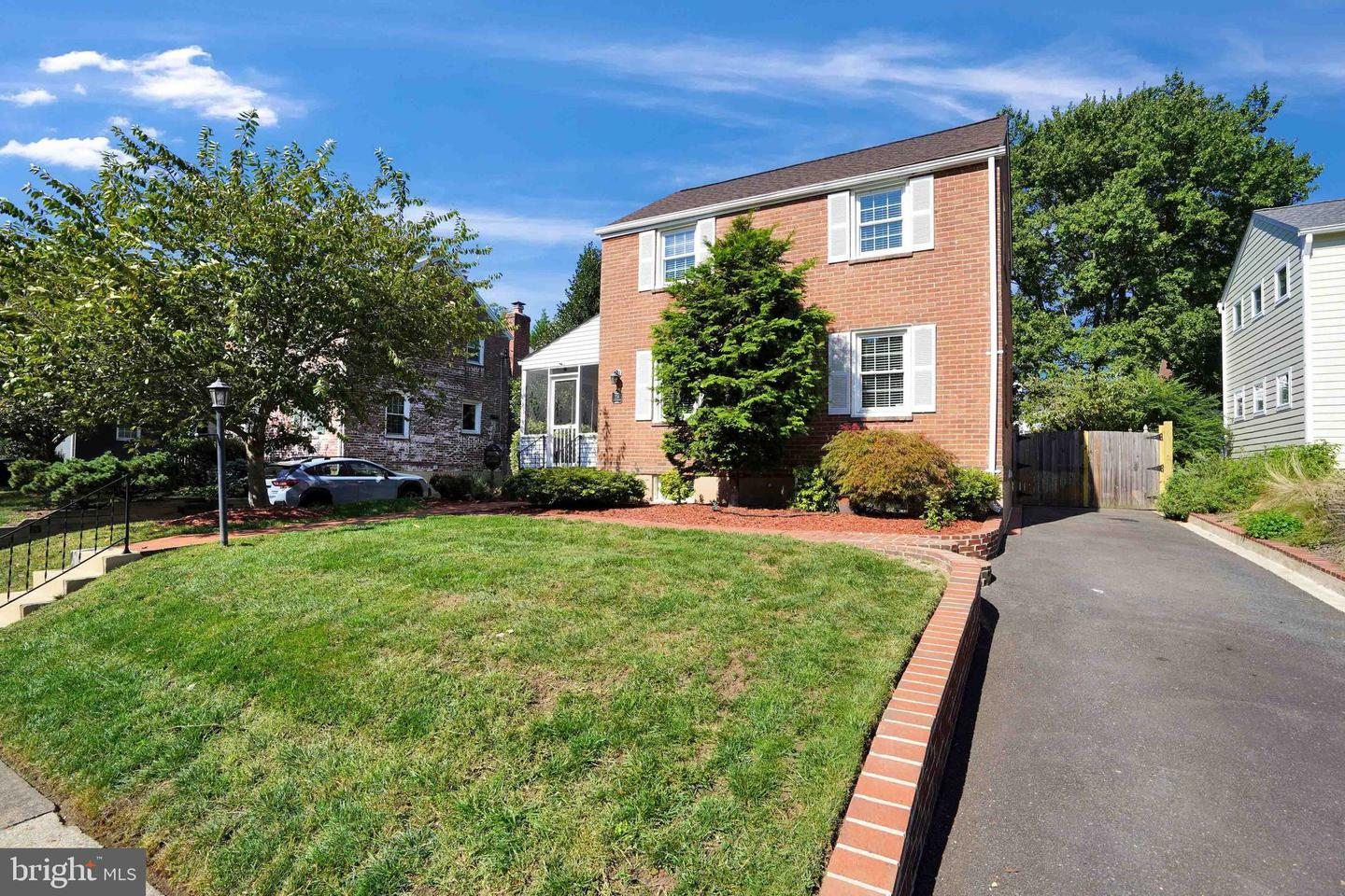 Property Photo:  224 N Greenbrier Street N  VA 22203 