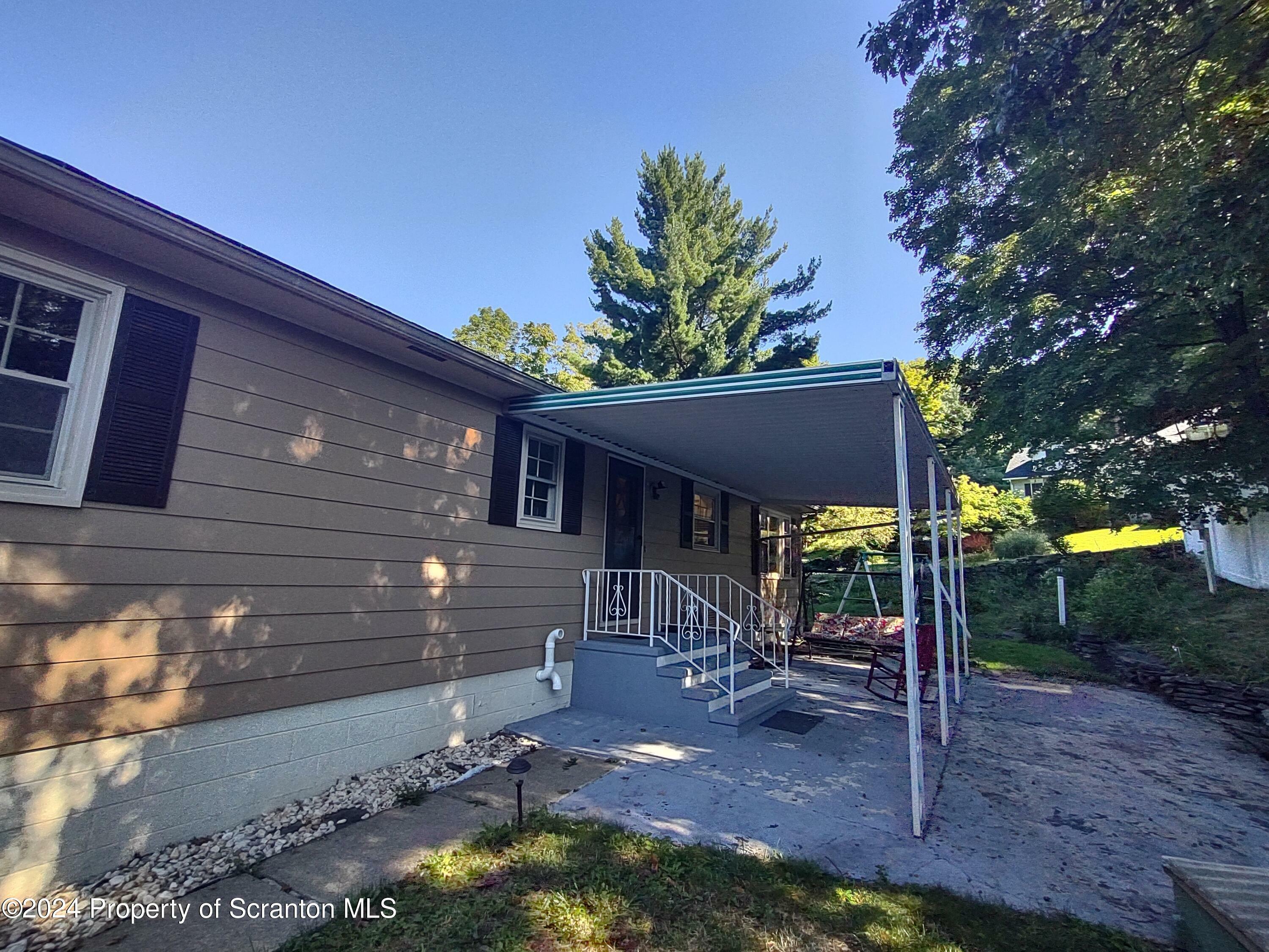 Property Photo:  310 Crestwood Avenue  PA 18411 