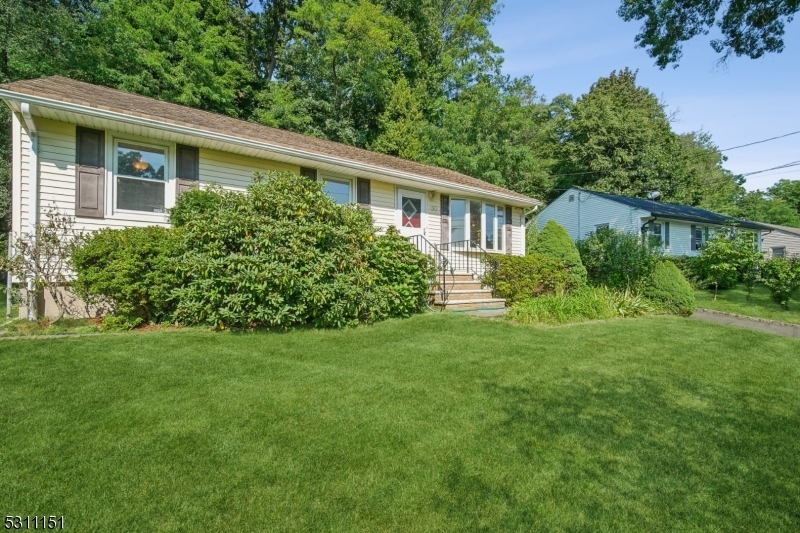 Property Photo:  50 Huntley Rd  NJ 07901 