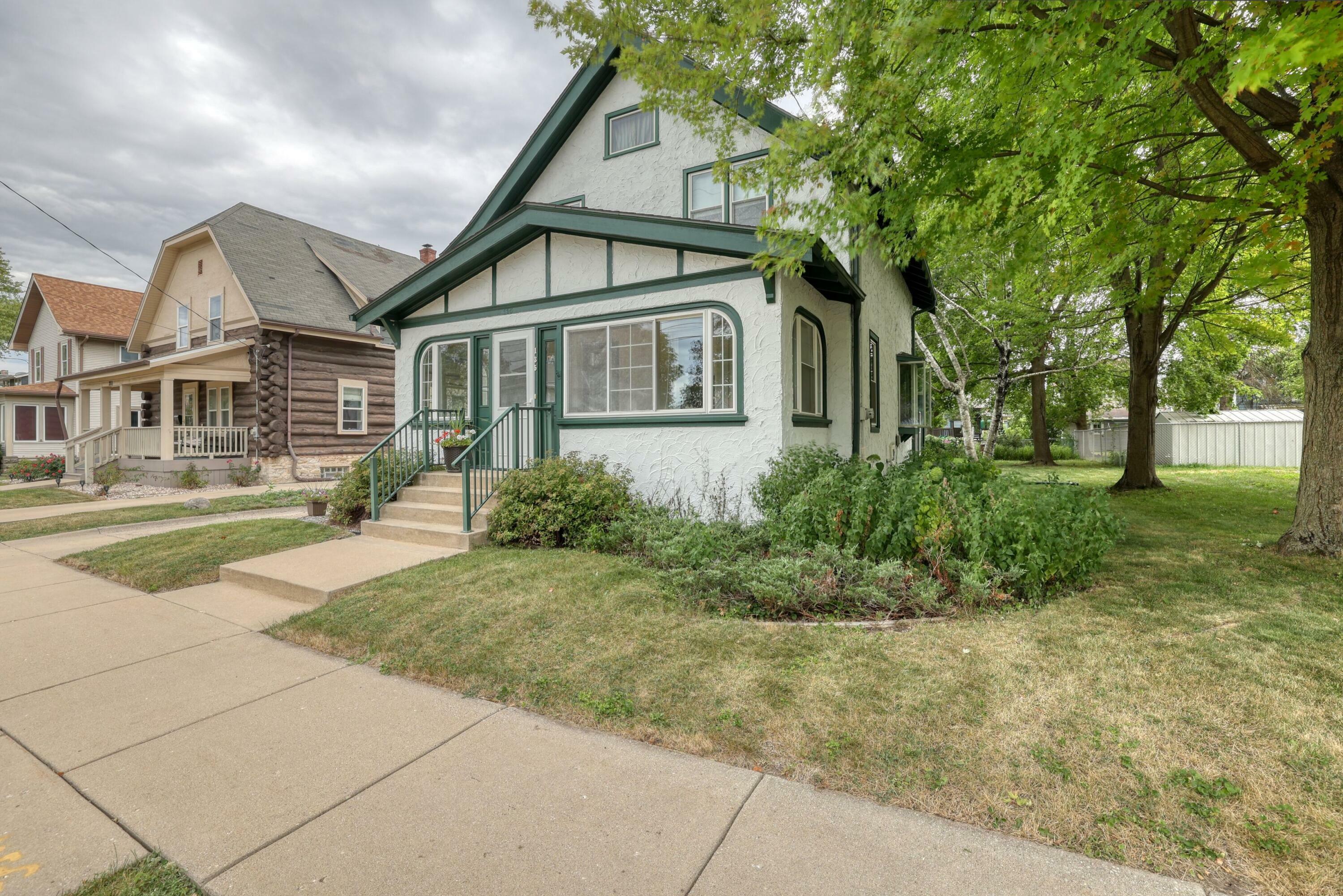 Property Photo:  135 N West Ave  WI 53186 