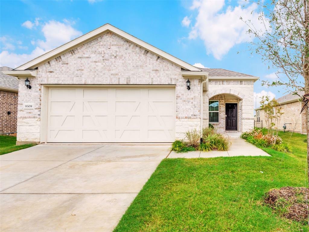 Property Photo:  9309 Riverlight Road  TX 75071 