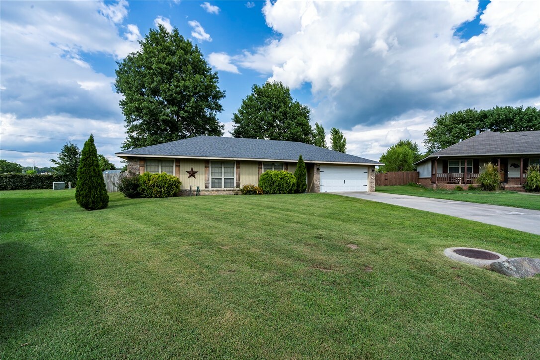 Property Photo:  600 Westwood Avenue  AR 72753 