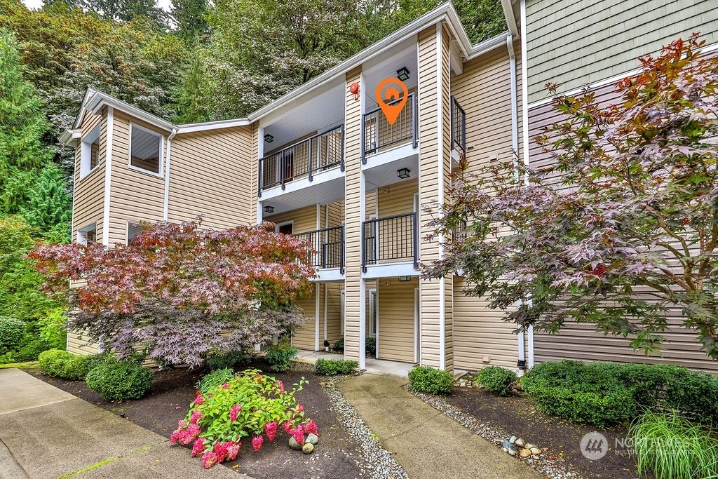 Property Photo:  5000 NW Village Park Drive C318  WA 98027 