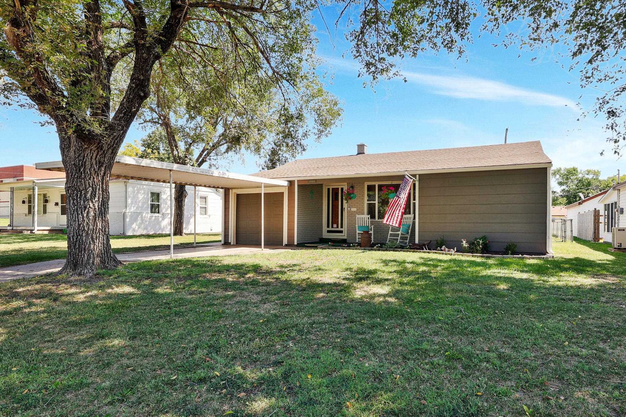 Property Photo:  1722 Cron St  KS 67010 