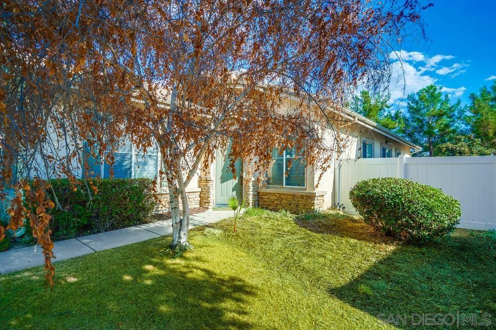 Property Photo:  43663 Alcoba Dr  CA 92592 