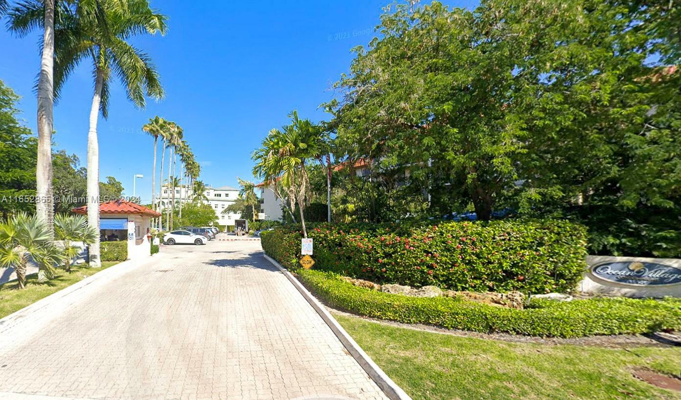 Property Photo:  55 Ocean Lane Dr 3029  FL 33149 