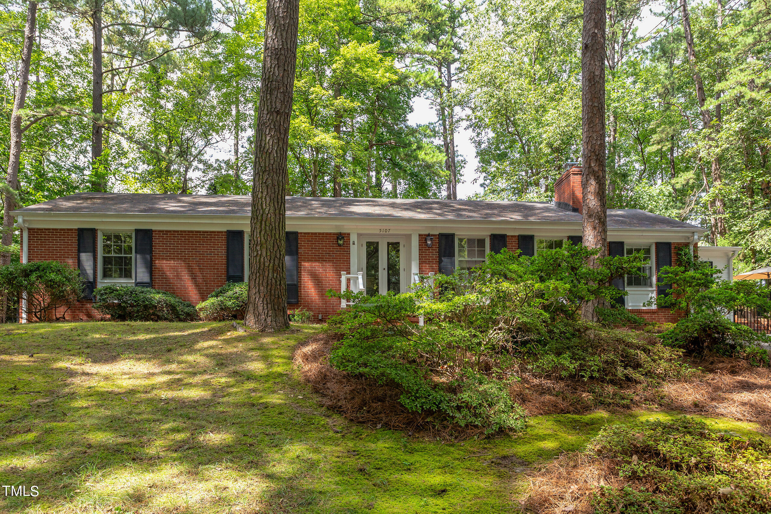 Property Photo:  5107 Whitehall Place  NC 27612 