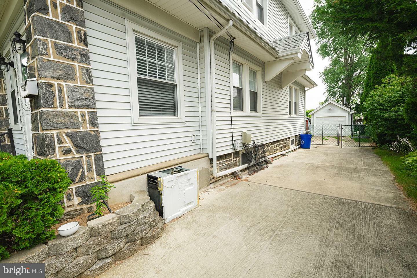 Property Photo:  27 Shelbourne Road  PA 19083 