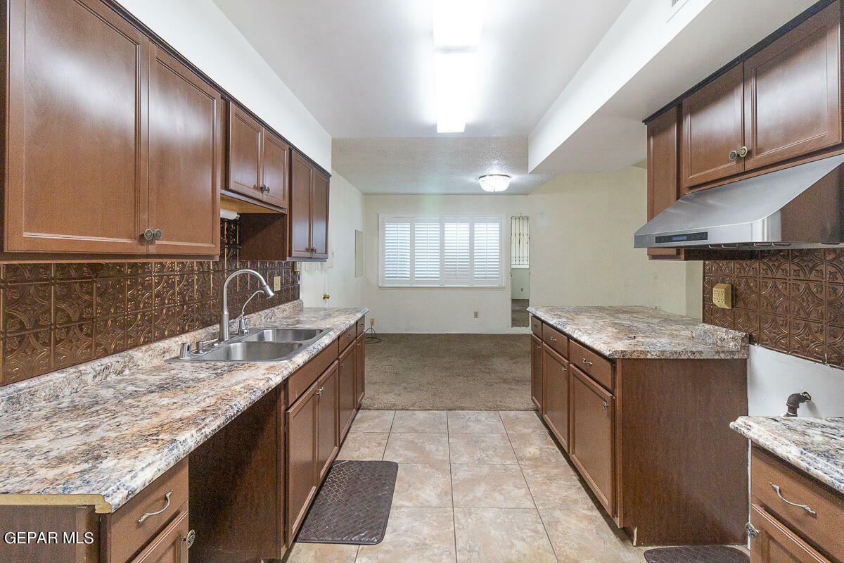 Property Photo:  10653 Lakewood Avenue  TX 79935 