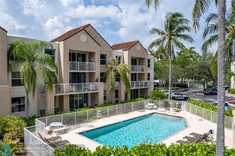 Property Photo:  2711 Ocean Club Blvd 101  FL 33019 