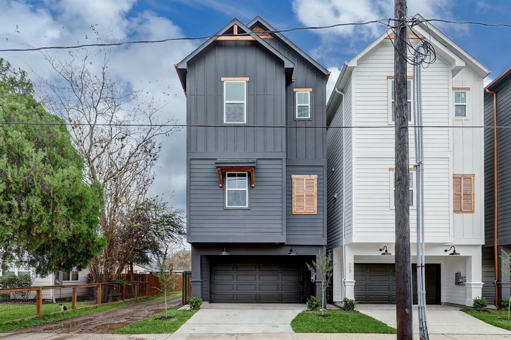 Property Photo:  115 Adams Street  TX 77011 