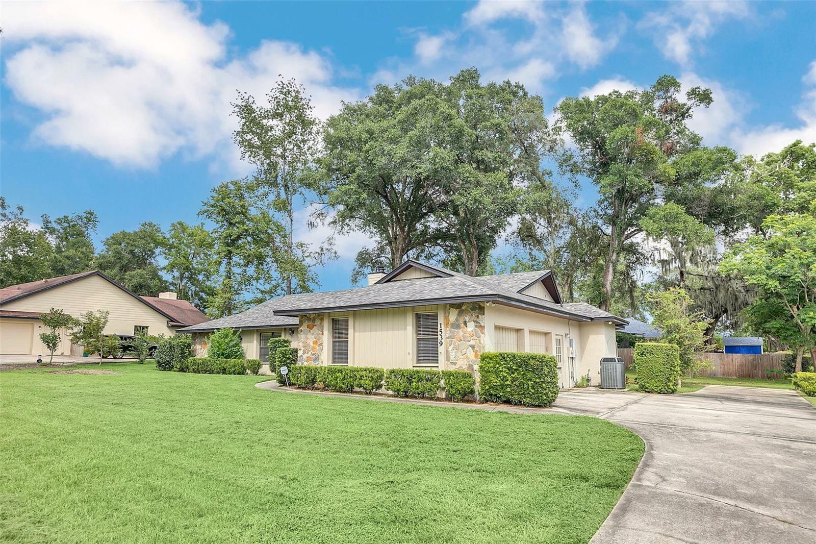 Property Photo:  1539 Solway Court  FL 32712 