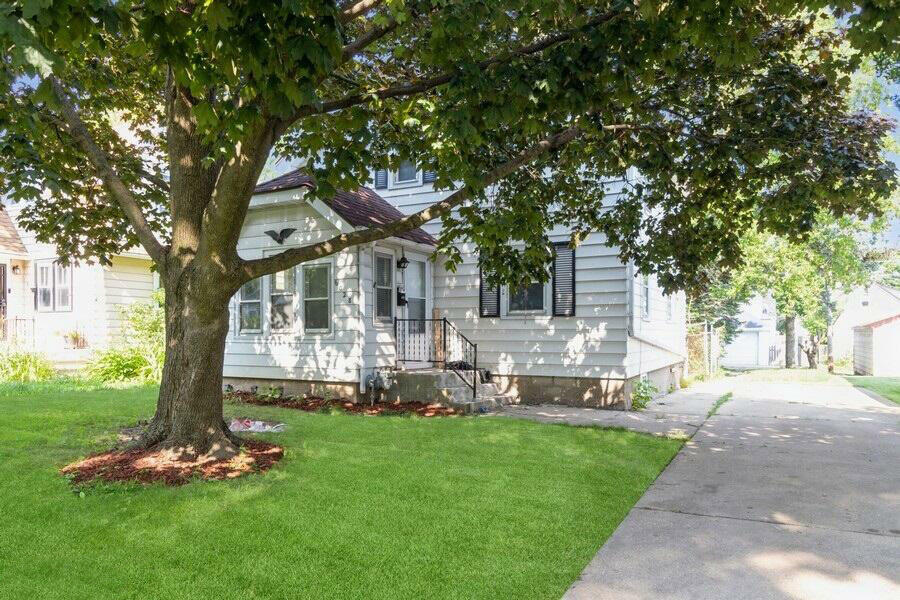 Property Photo:  6028 N 38th St  WI 53209 