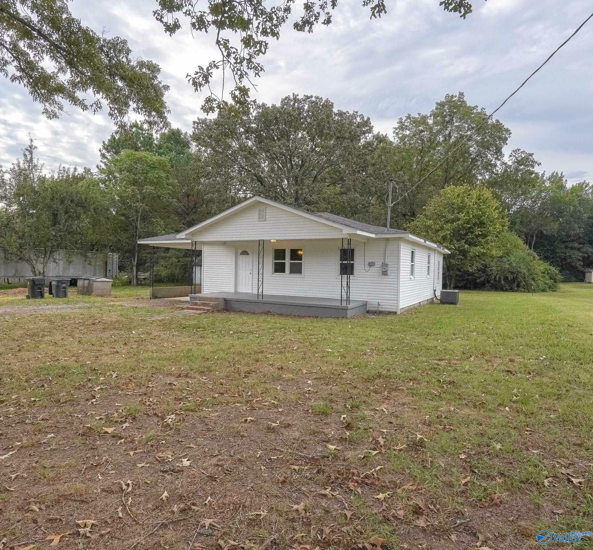 Property Photo:  2736 Bobo Section Road  AL 35750 