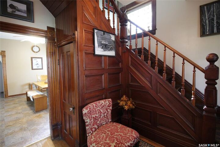 Property Photo: 807 Gordon Street SK S0G 3N0