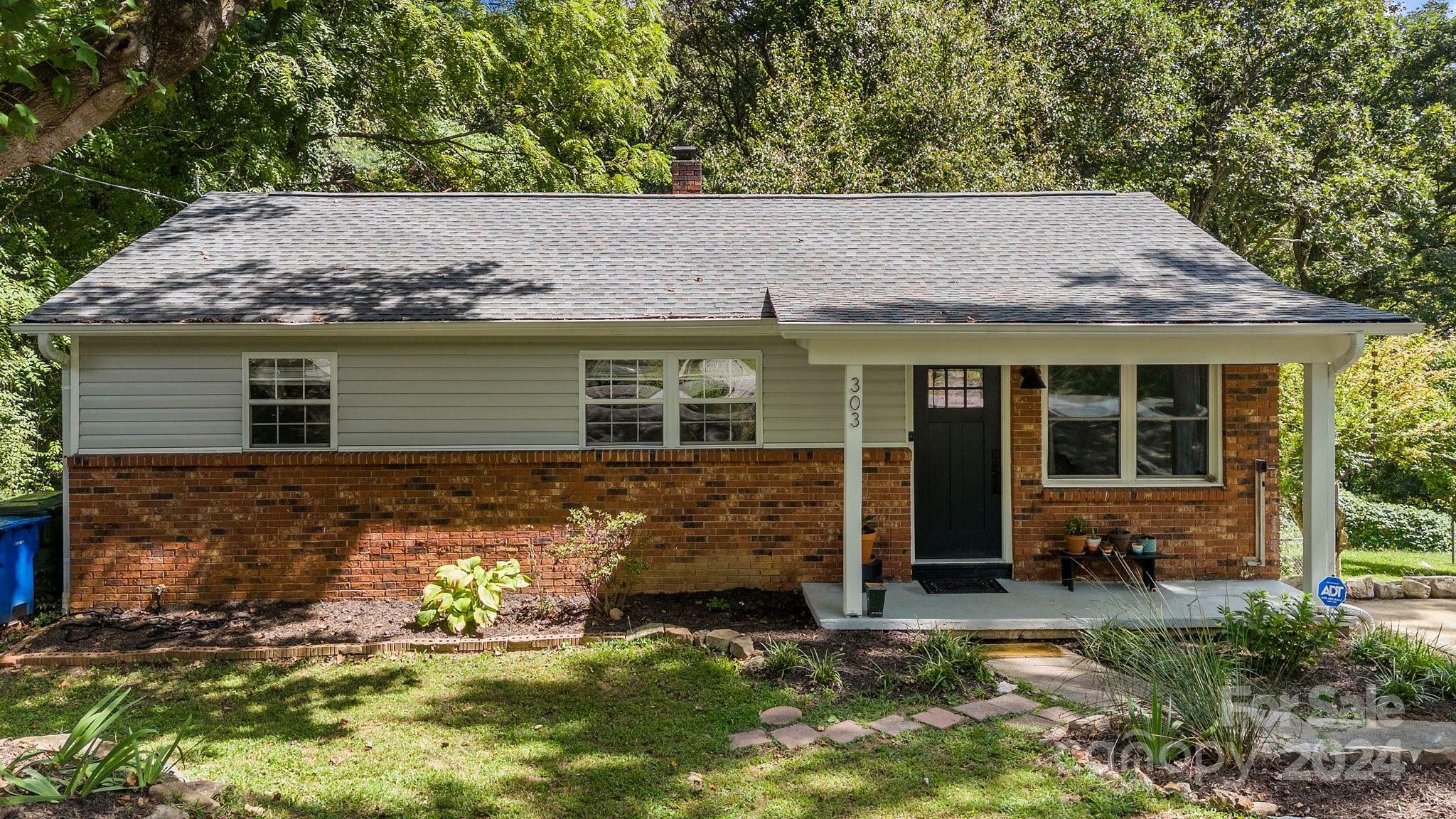 Property Photo:  303 Fairfax Avenue  NC 28806 