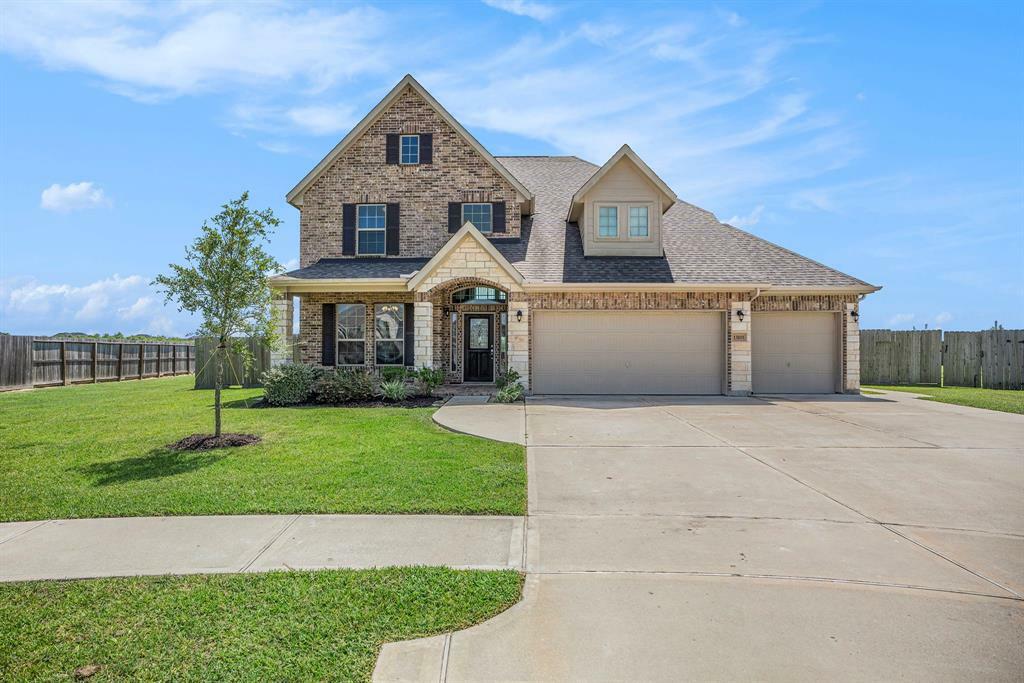 Property Photo:  13203 Apple Tree Circle  TX 77535 