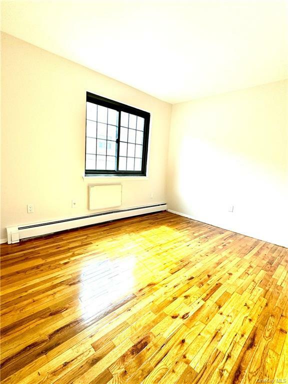 Property Photo:  60 Crescent Place 3F  NY 10707 