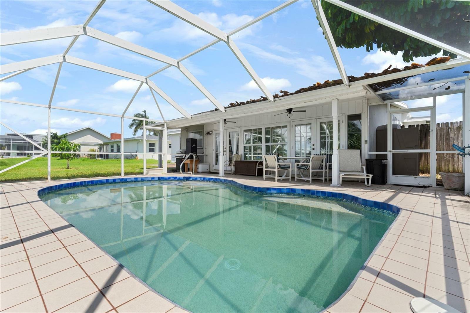 Property Photo:  272 E Tarpon Boulevard NW  FL 33952 