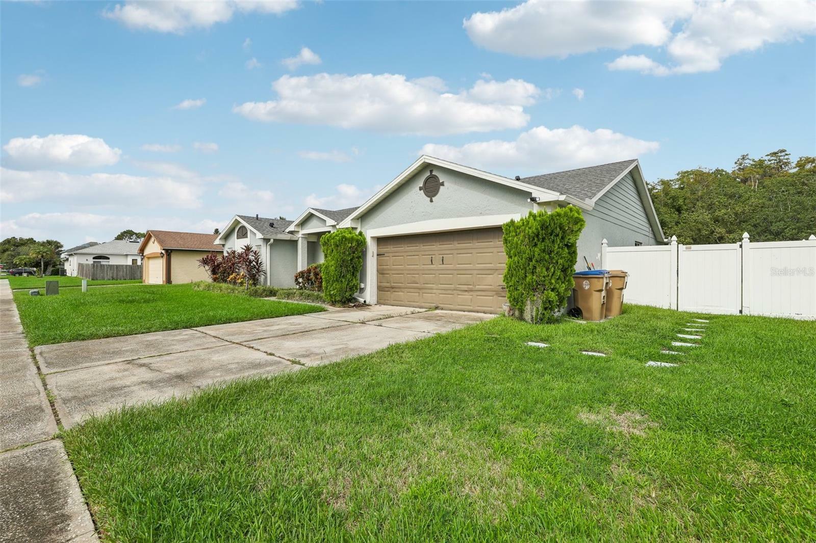 Property Photo:  2808 Middleton Circle  FL 34743 