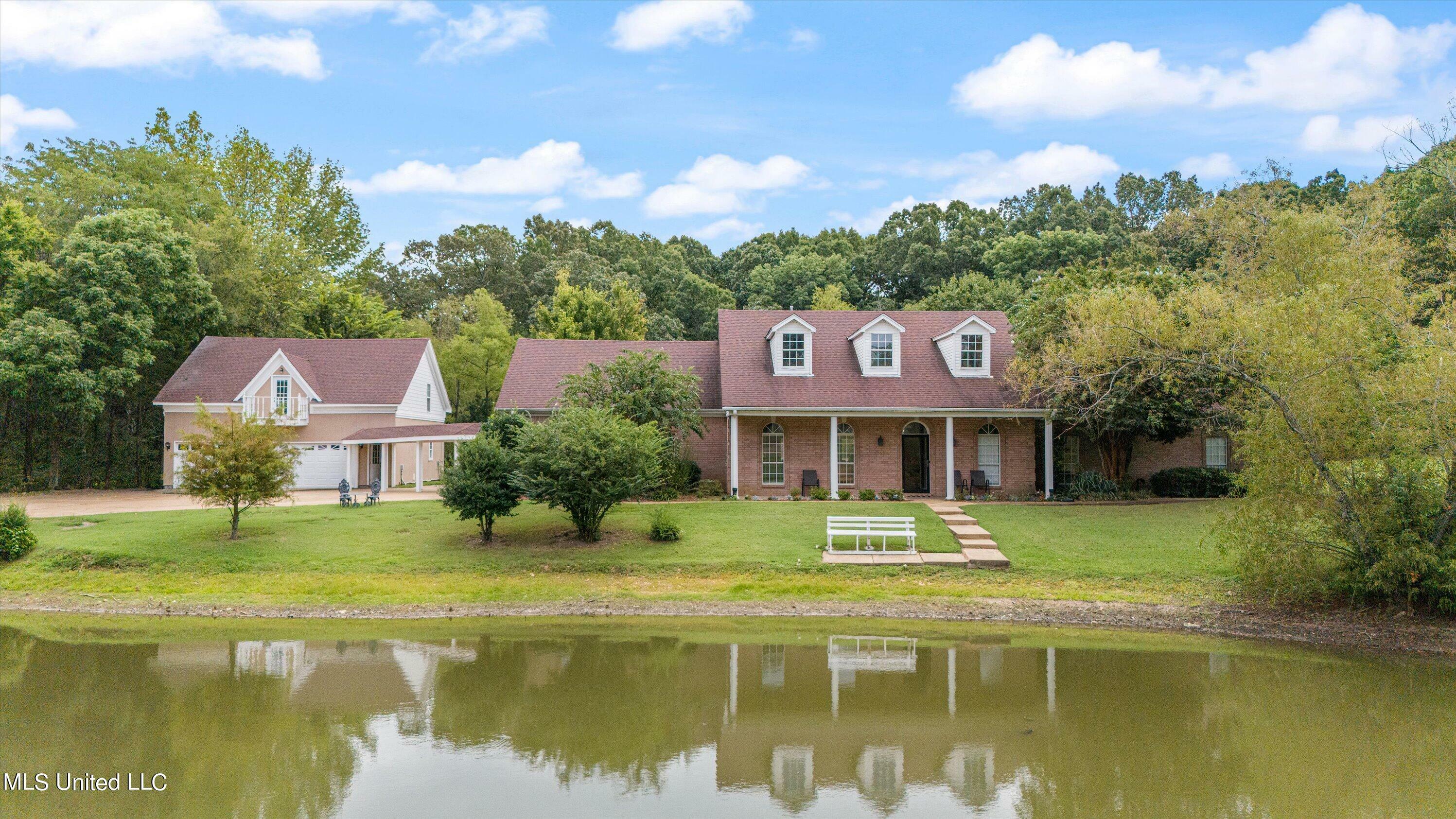 Property Photo:  4740 Dustin Place Drive  MS 38671 