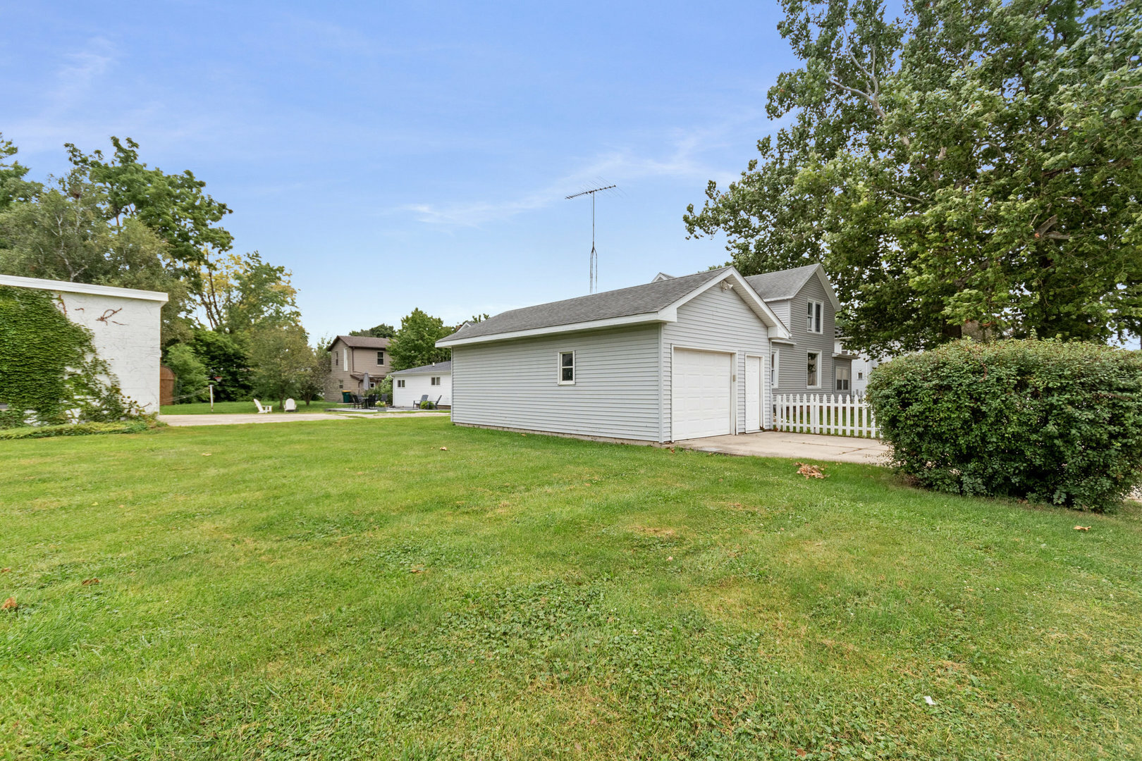 Property Photo:  203 E North Street  IL 60545 