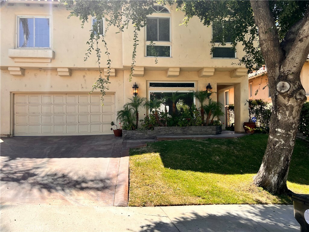 Property Photo:  23524 Heritage Oak Court  CA 91321 